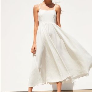 Limited Edition white voluminous dress